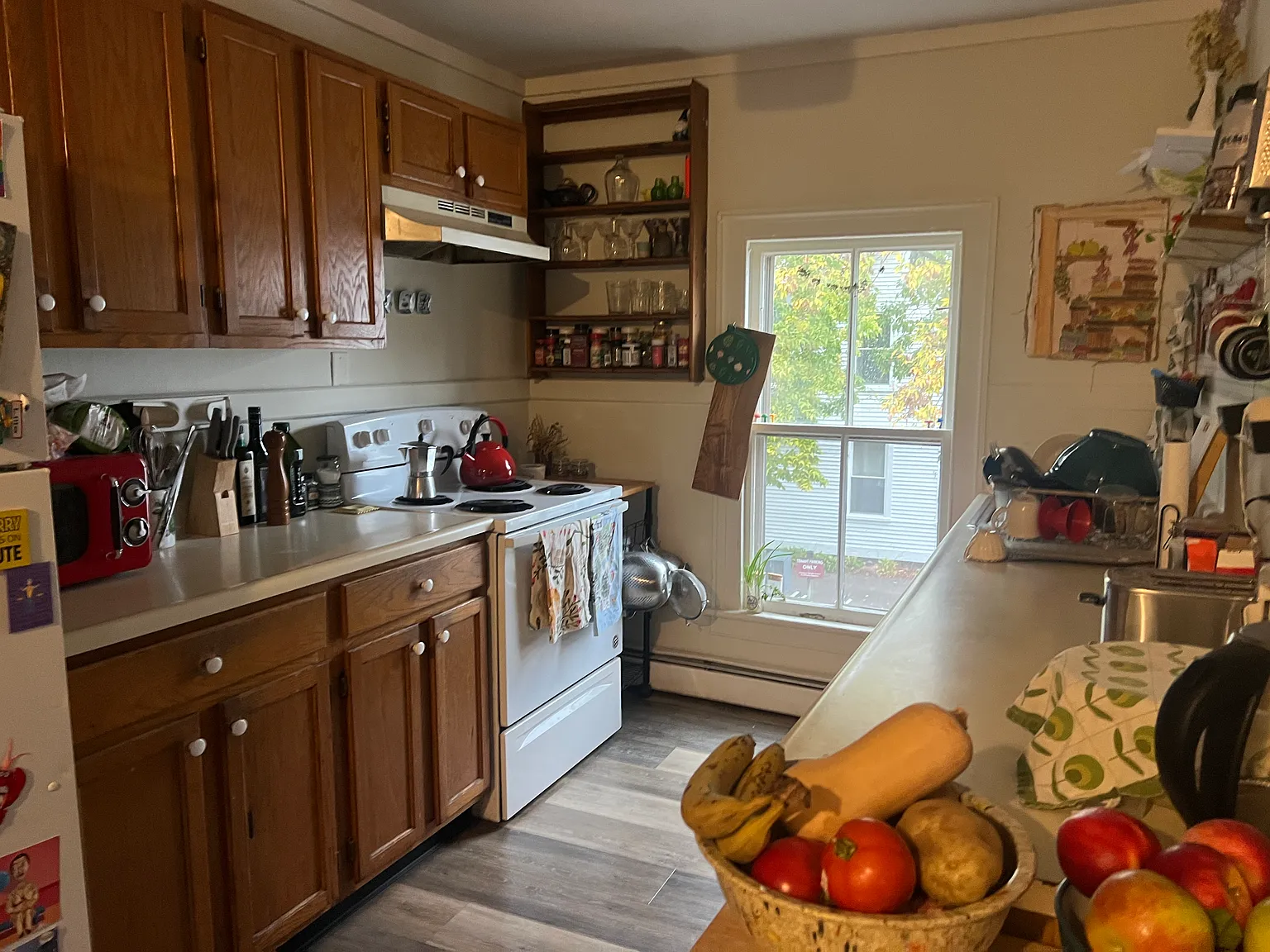 3 bed, 1000 sqft, $4,000 — Photo 1