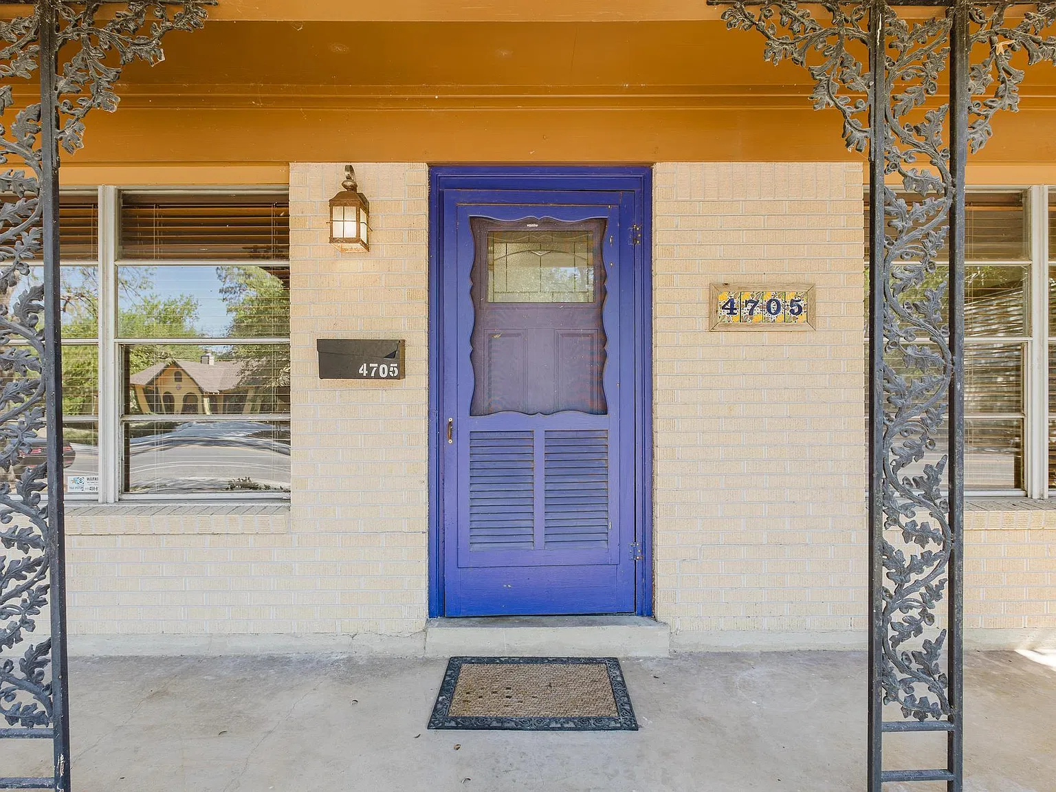 2 bed, 1.0 bath, 1103 sqft, $2,500 — Photo 2