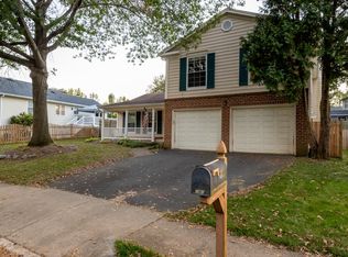 10616 John Ayres Dr, Fairfax, VA 22032