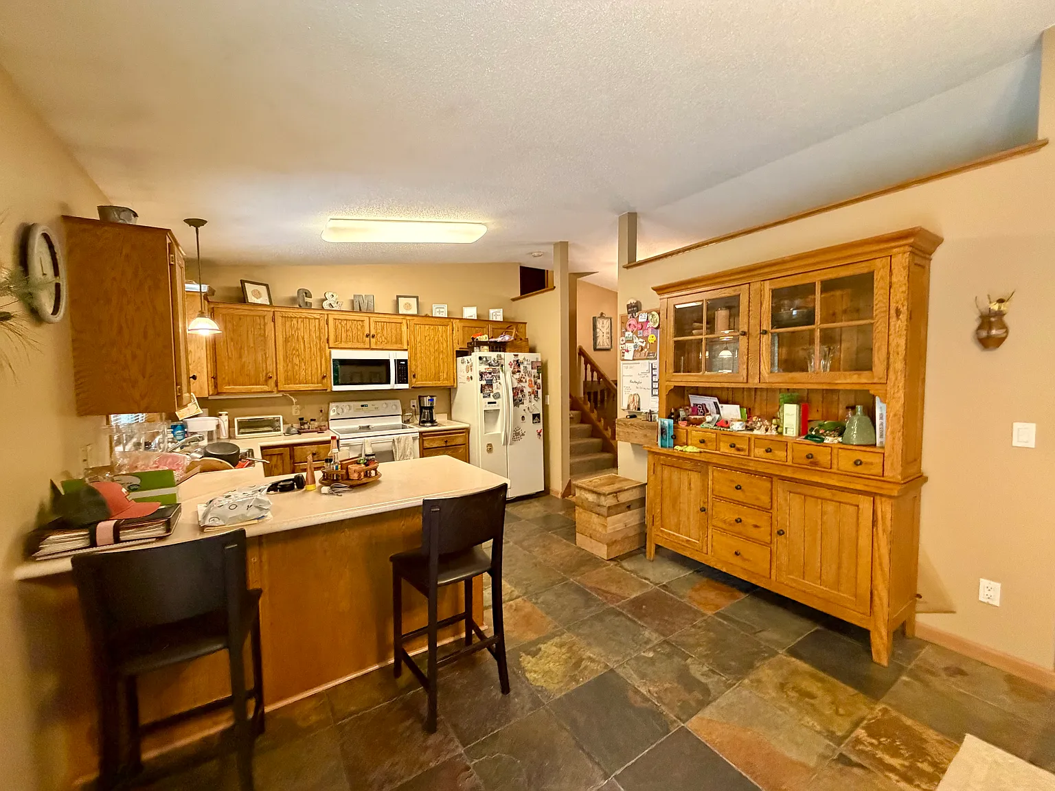 4 bed, 2440 sqft, $2,975 — Photo 3