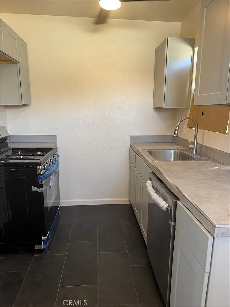 1 bed, 450 sqft, $1,400 — Photo 2