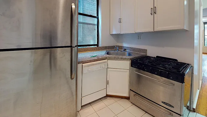 Rented by Bond New York | media 22