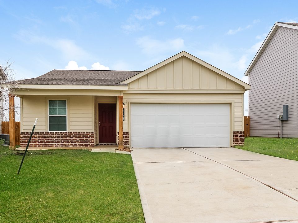 1st image of 5573 Fox Bluff Dr