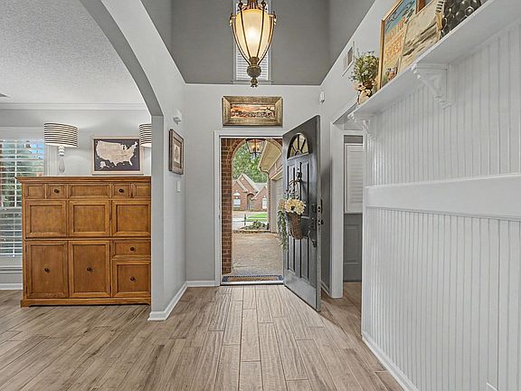 3rd image of 3399 Burloe Ln