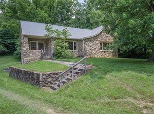 1598 Tunnel Rd, Swannanoa, NC 28778