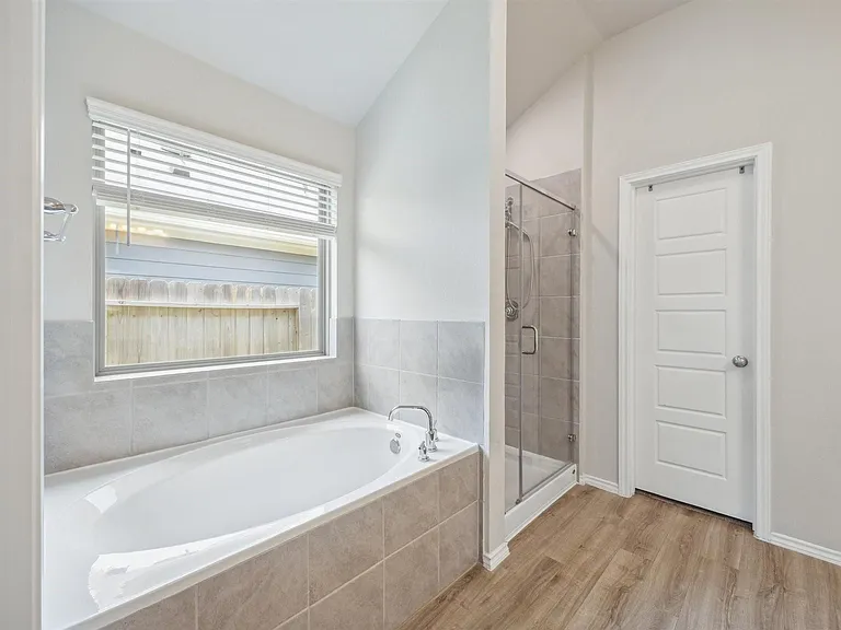 6414 Fiddlewood Thicket Ln — Photo 18