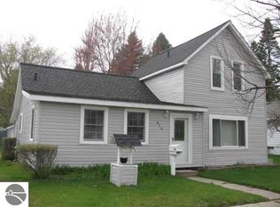 515 Sawyer St, East Tawas, MI 48730
