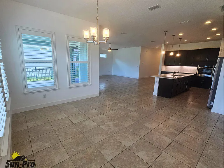 6235 W Fallsgrove Ln — Photo 7