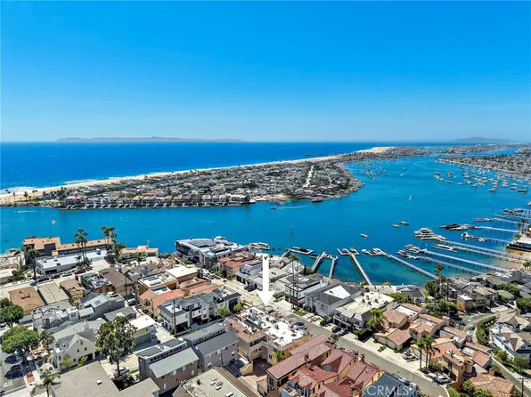 302 Carnation Ave, Corona Del Mar, CA 92625