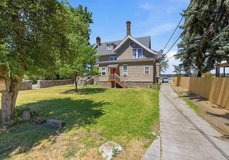 2623 W Maxwell Ave #2 — Photo 16