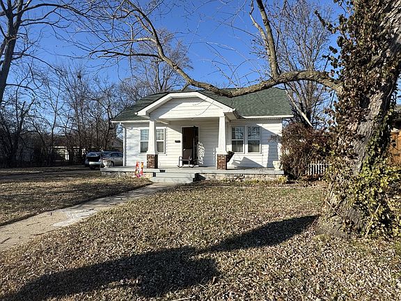 2nd image of 218 Antioch Pike