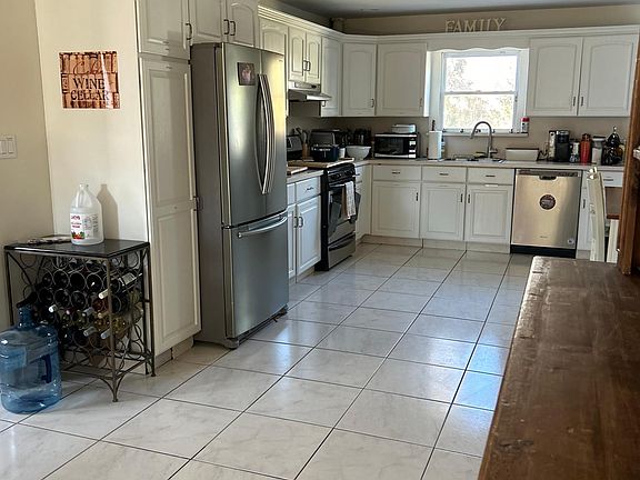2nd image of 83A W Lexington Ave