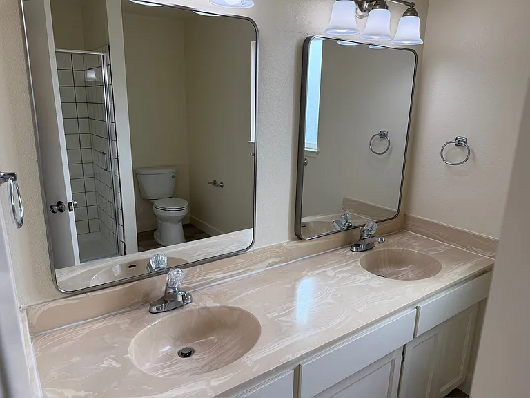2069 Dolphin Dr — Photo 14