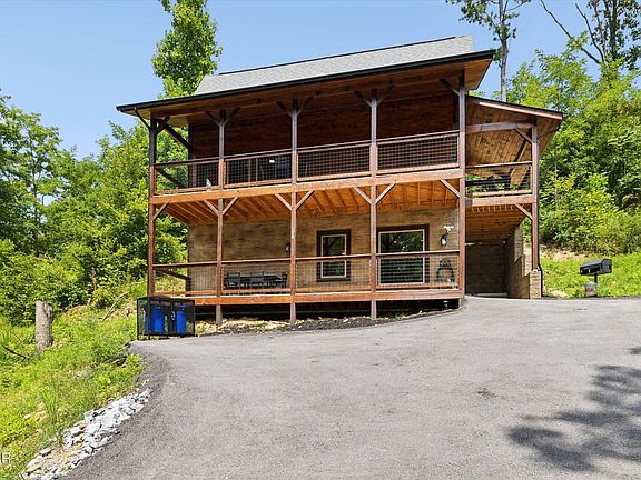 2nd image of 620 Deer Path Ln
