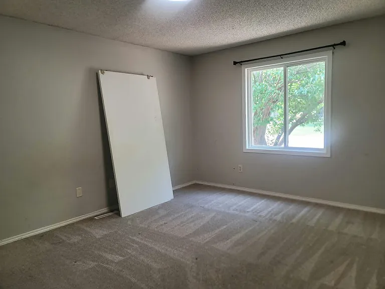 1460 N Northwest Pkwy — Photo 6
