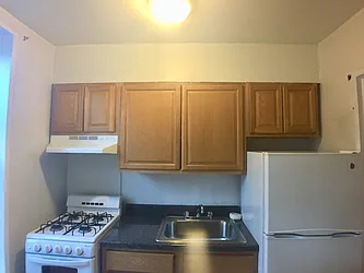 Rented by Roberto Guilbet, LREB