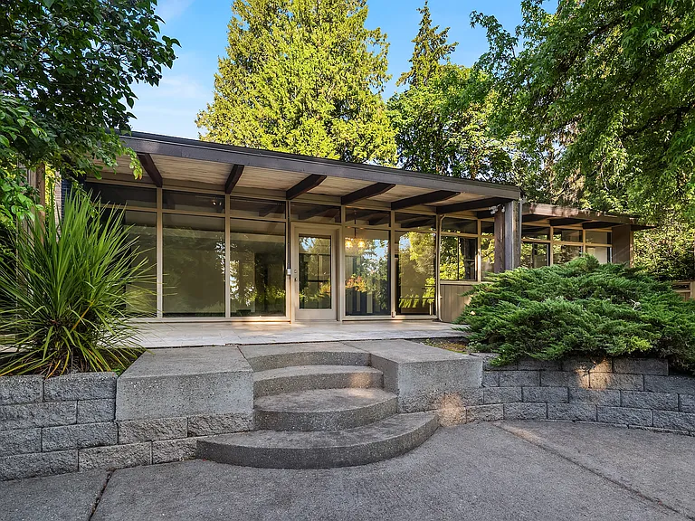 2851 Evergreen Point Rd — Photo 2