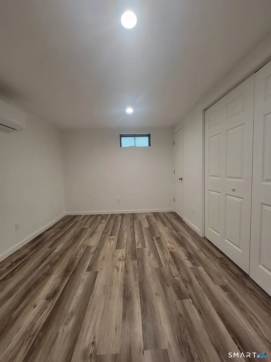 Building Photo - 63 Boyer St #LOWER LEVEL