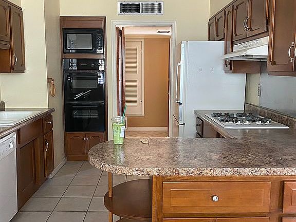 2nd image of 6225 Twilight Ln