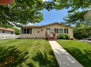 3167 68th St, Urbandale, IA 50322