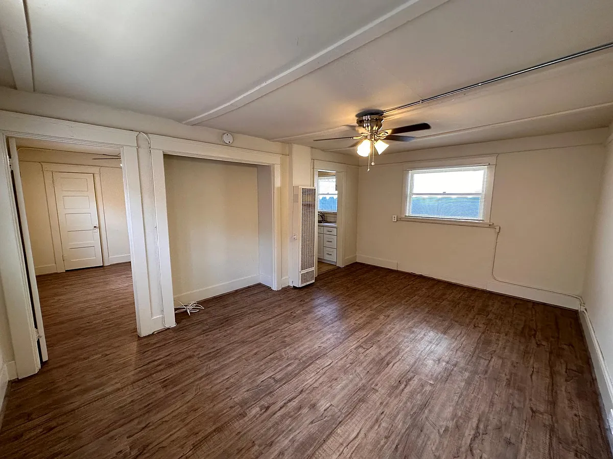 Building Photo - 435 Lake St #5