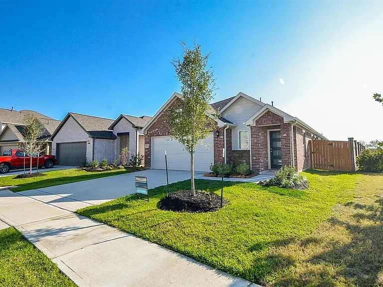 7402 Sunlit Harbor Dr — Photo 2