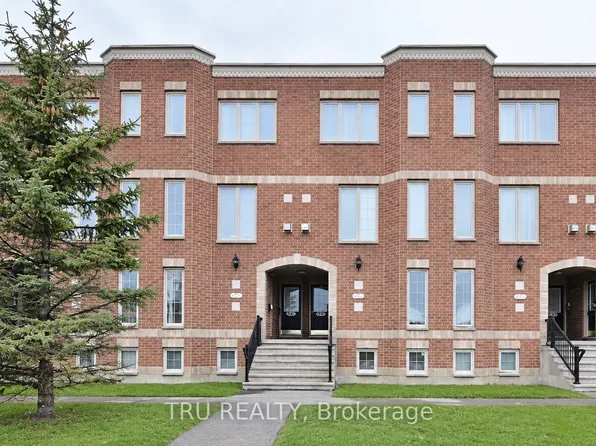 835 Longfields Dr, Ottawa, ON K2J 5N2