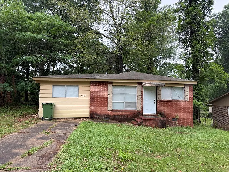 3227 Urban Ave
