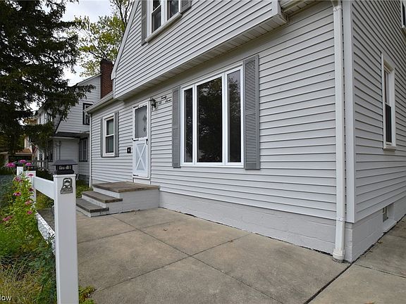 3rd image of 27 Ellenwood Ave