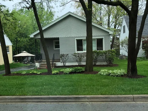 323 Freehauf St, Lemont, IL 60439