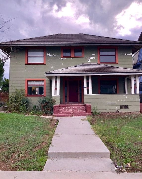 1st image of 2716 S La Salle Ave
