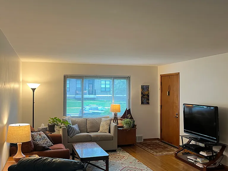 1415 Broadview Ave #B — Photo 5