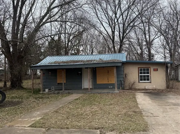 225 N 2nd St, Vinita, OK 74301