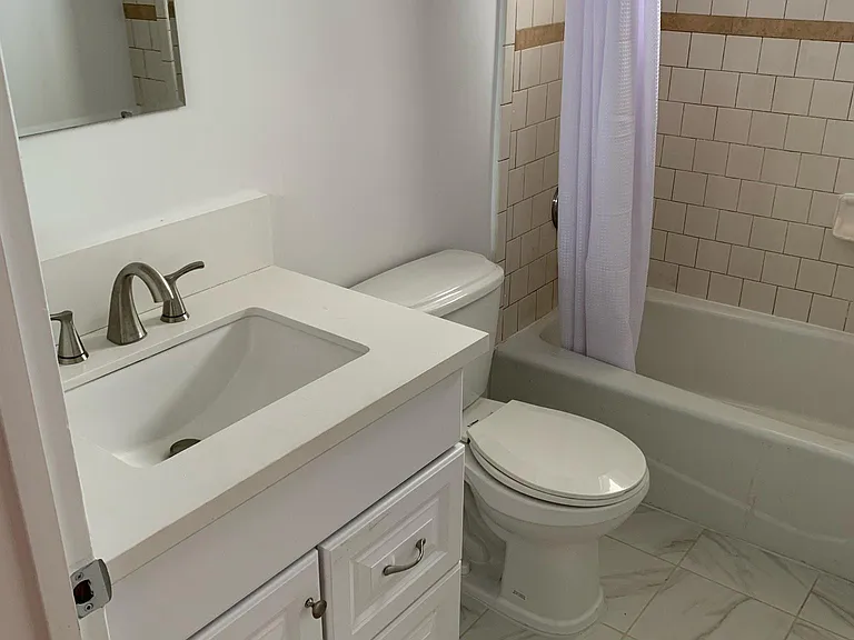 1045 S Sherbourne Dr #304 — Photo 6