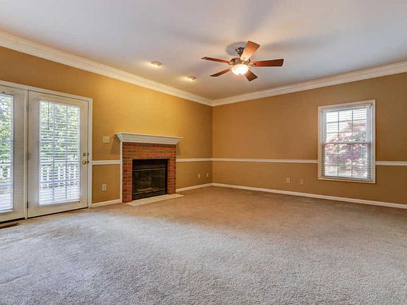 4th image of 12168 Brookstone Dr