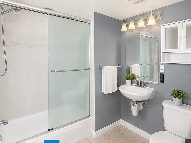 13623 Sherman Way #206 — Photo 12