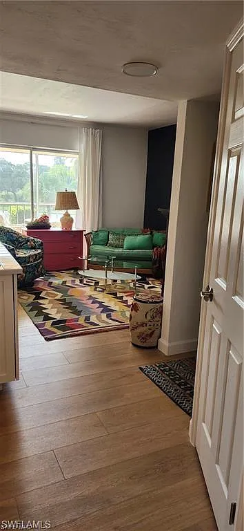 2 bed, 1.0 bath, 843 sqft, $1,800 — Photo 4