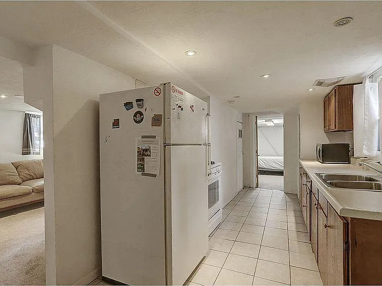 226 N Pearl St #B — Photo 3