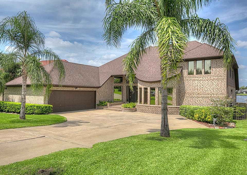 1st image of 221 Dawns Edge Dr