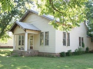 604 E Cherokee St, Wynnewood, OK 73098