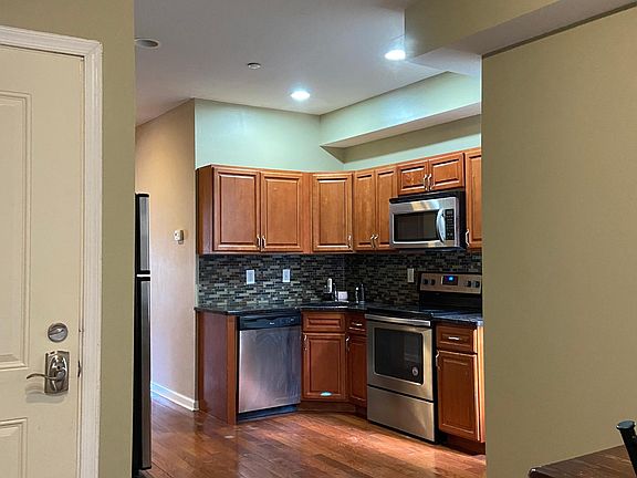3rd image of 2356 N Park Ave #B