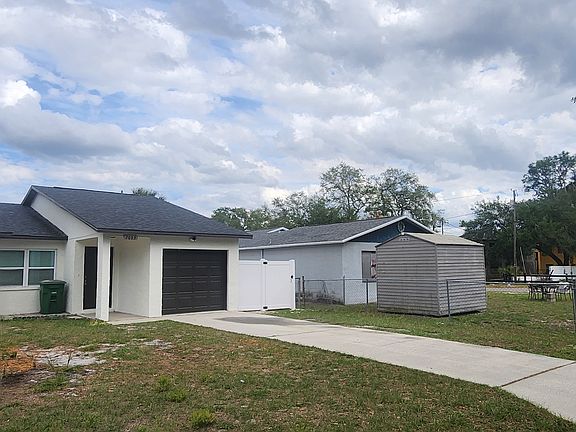 2nd image of 7003 N Palmetto Ln