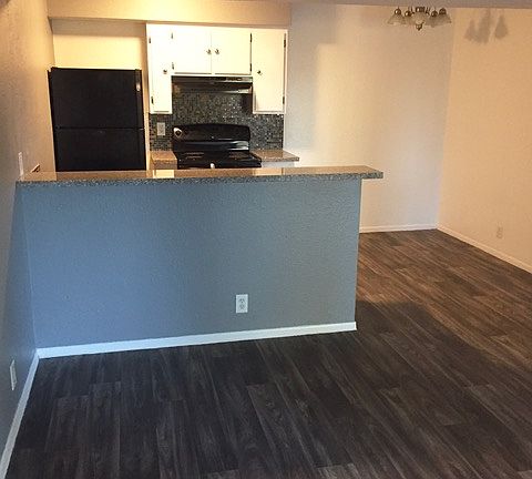 3rd image of 3001 N 36th St APT 217