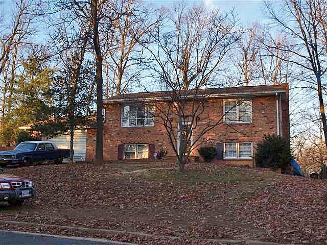 1st image of 433 Deerwood Dr