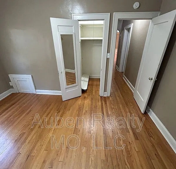 5446 Charlotte St #1F — Photo 25
