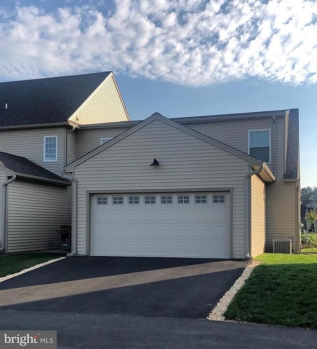 2nd image of 134 Ridgefield Dr