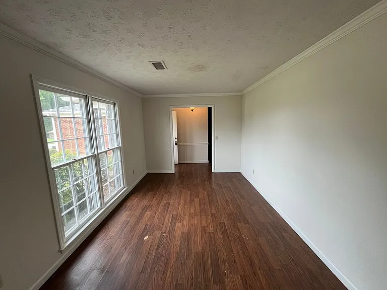 3911 Curry St — Photo 11