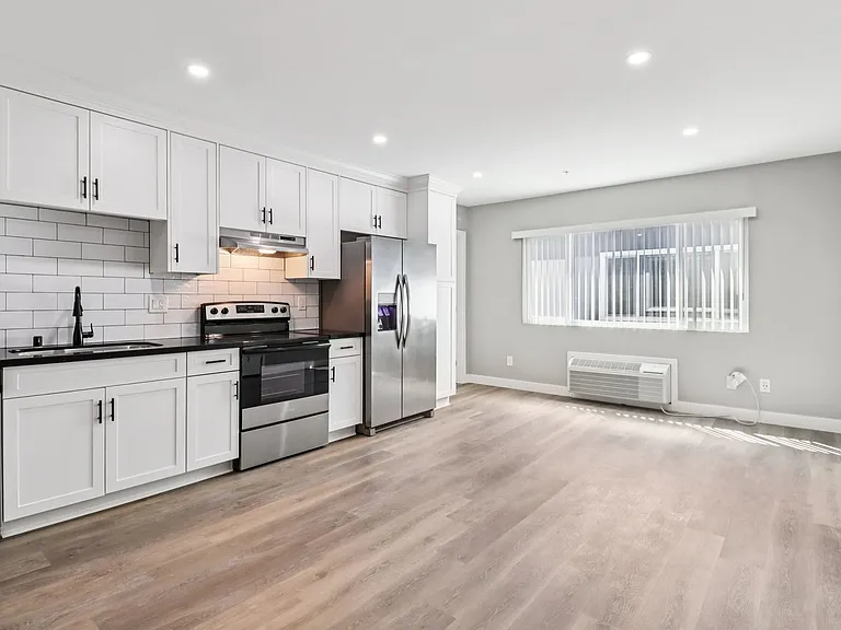 Duplet at Hillcrest | Modern Studio, 1 & 3 Bedroom Apartments — Photo 67