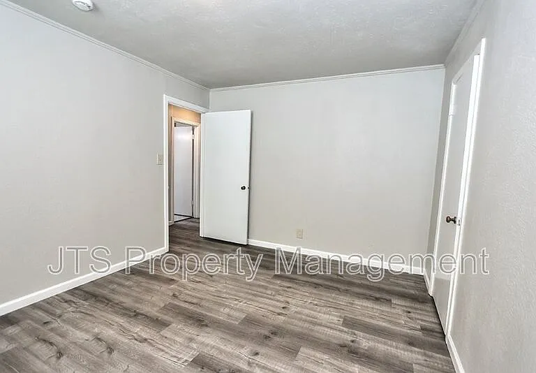 4439 V St #1 — Photo 49