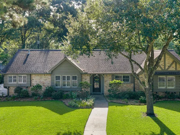 5022 Casa Grande Dr, Dickinson, TX 77539